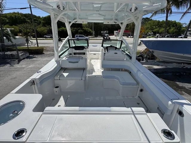 Slide: The Image of Robalo 277 DC 2026 - 4