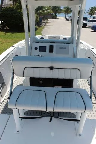Slide: The Image of Interior view of 2023 Yamaha Boats 222 FSH Sport E. - 14