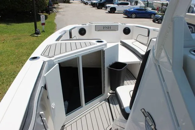Slide: The Image of Interior of Yamaha 222 FSH Sport E boat, 2023 model. - 23