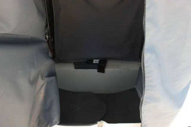 Slide: The Image of Interior of Yamaha Boats 222 FSH Sport E 2023. - 39
