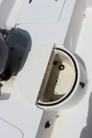 Slide: The Image of Interior view of a 2001 Sea Pro 2100 SV boat deck. - 16