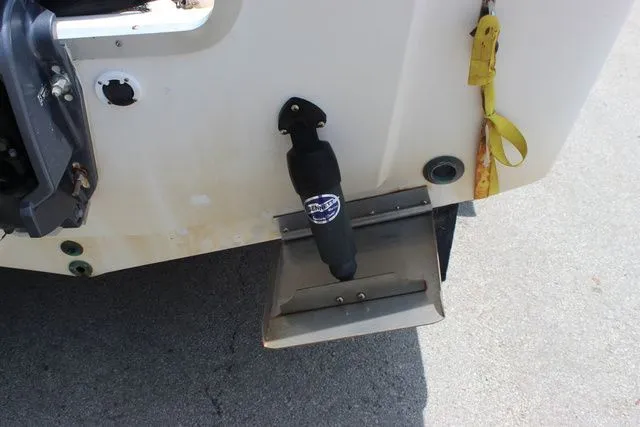 Slide: The Image of Rear view of a 2001 Sea Pro 2100 SV boat with trim tab. - 31