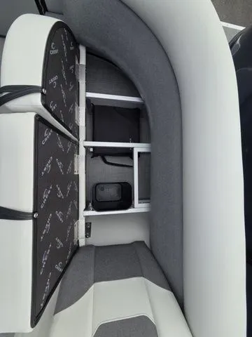 Slide: The Image of Crest Conquest SE 220 Cruise Tri-Toon W/150Hp And Traile 2026 - 22