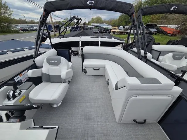 Slide: The Image of Crest Conquest SE 220 Cruise Tri-Toon W/150Hp And Traile 2026 - 9