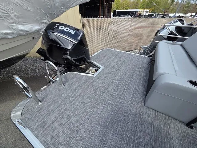 Slide: The Image of Crest Conquest 230 SLSC Tri-Toon W/200Hp And Trailer 2026 - 18