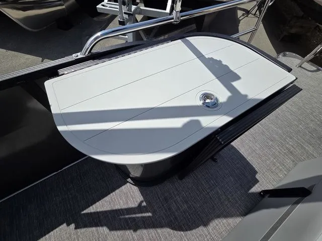 Slide: The Image of Crest Conquest 230 SLSC Tri-Toon W/200Hp And Trailer 2026 - 31