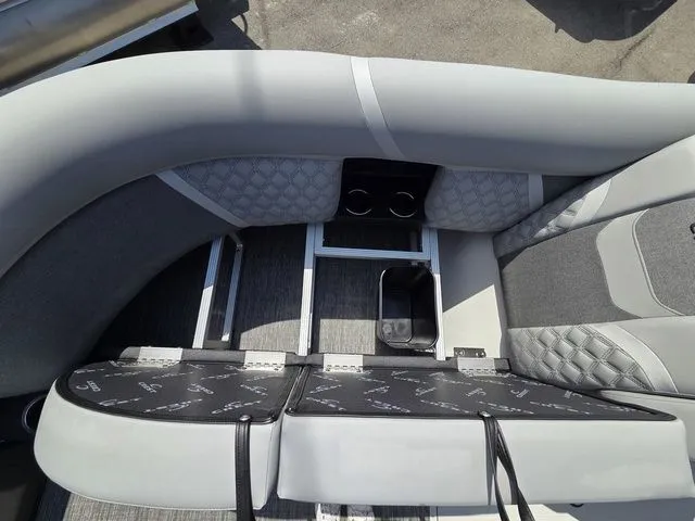 Slide: The Image of Crest Conquest 230 SLSC Tri-Toon W/200Hp And Trailer 2026 - 37