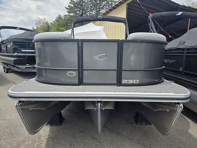 Slide: The Image of Crest Conquest 230 SLSC Tri-Toon W/200Hp And Trailer 2026 - 4