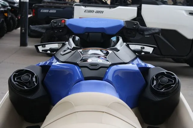 Slide: The Image of Sea-Doo Wake Pro 230 2026 - 8