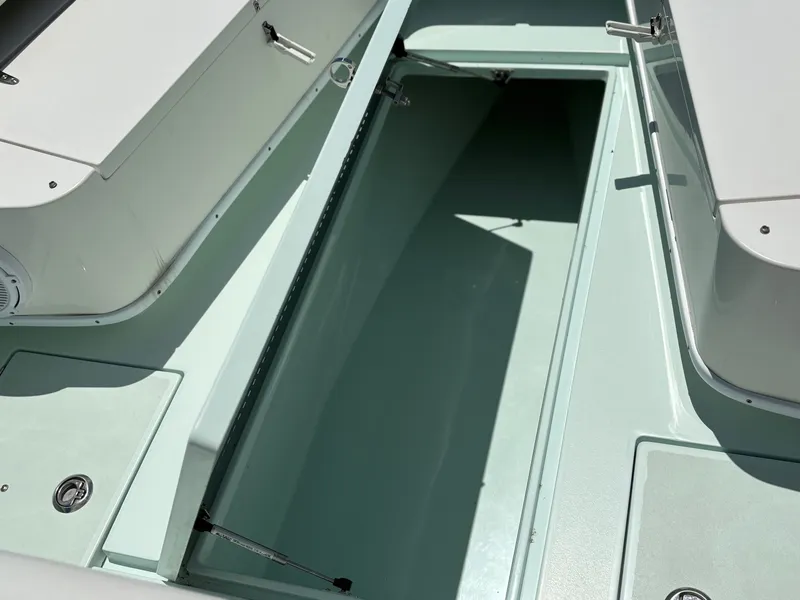 Slide: The Image of Contender 28 T 2013 - 12