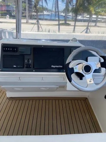 Slide: The Image of Helm of Leopard 43 PC yacht, 2019 model. - 17
