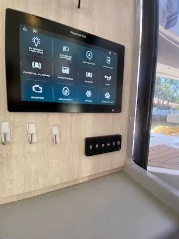 Slide: The Image of Leopard 43 PC 2019 control panel with touchscreen display. - 21