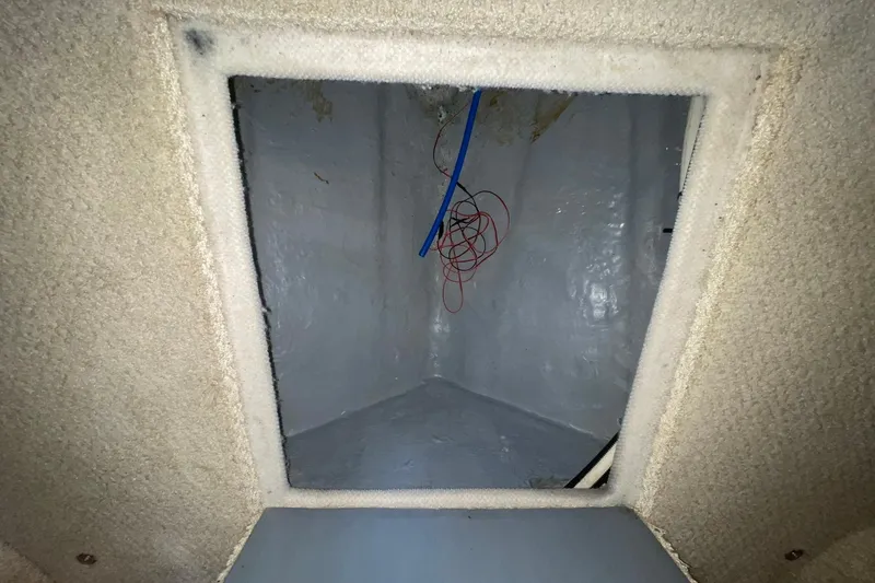 Slide: The Image of CLEAN & DRY BILGES THROUGHOUT!! - 38