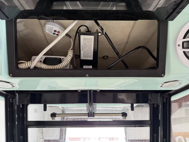 Slide: The Image of Robalo R250 Center Console 2023 - 27