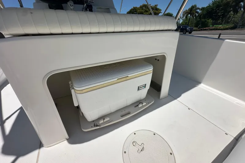 Slide: The Image of 2007 Boston Whaler 200 Dauntless boat interior with cooler storage compartment. - 8
