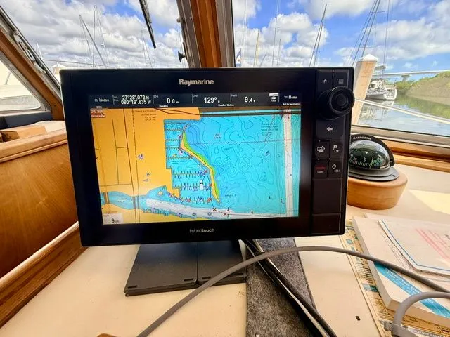 Slide: The Image of Mainship 400 Trawler 2004 - 12