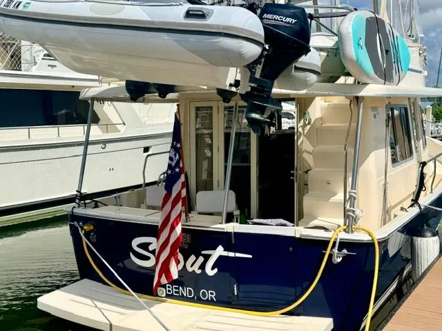 Slide: The Image of Mainship 400 Trawler 2004 - 15