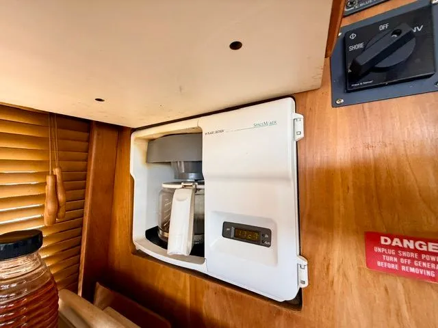 Slide: The Image of Coffee maker in Mainship 400 Trawler yacht, year 2004. - 8