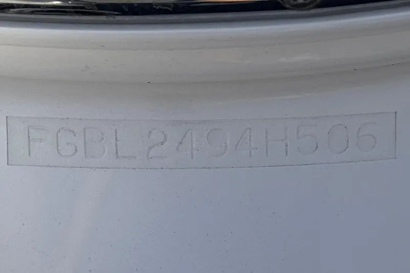 Slide: The Image of Hull identification number on 2006 Chaparral 190 SSi boat. - 29