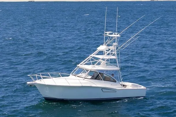 Slide: The Image of 2022 Albemarle 36 Express boat on open sea. - 6