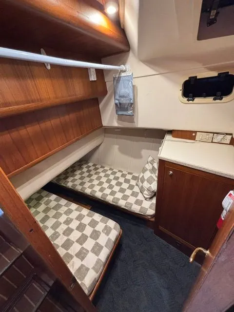 Slide: The Image of Mainship 390 Trawler 2001 - 53