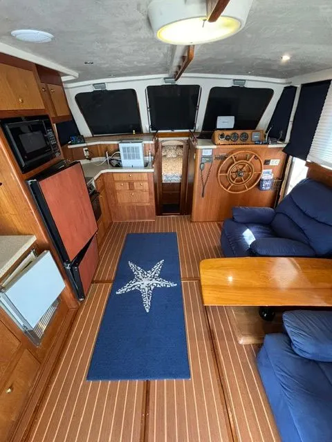 Slide: The Image of Mainship 390 Trawler 2001 - 54