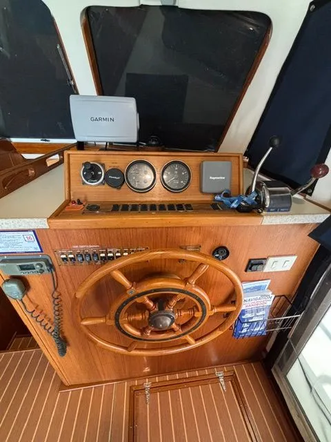 Slide: The Image of Mainship 390 Trawler 2001 - 55