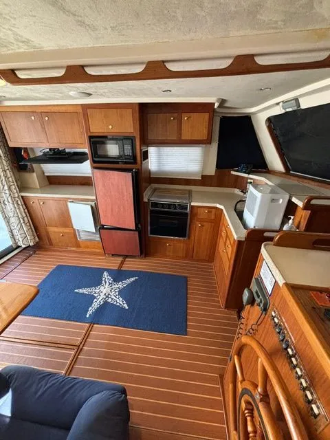 Slide: The Image of Mainship 390 Trawler 2001 - 56
