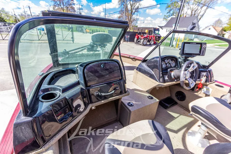 Slide: The Image of 2020 G3 Angler V19 FS boat interior with steering wheel and dashboard controls. - 20