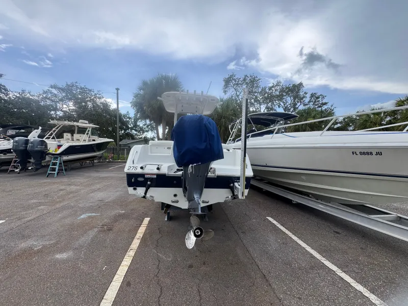 Slide: The Image of Sea Hunt Ultra 235SE 2017 - 2
