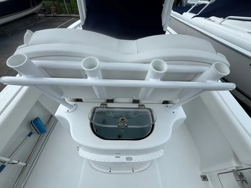 Slide: The Image of Sea Hunt Ultra 235SE 2017 - 10