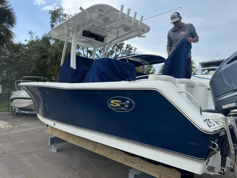 Slide: The Image of Sea Hunt Ultra 235SE 2017 - 18