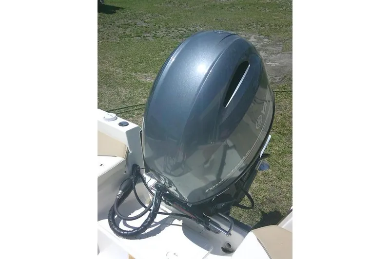 Slide: The Image of Outboard motor on a 2018 Key West 1720 Center Console boat. - 20