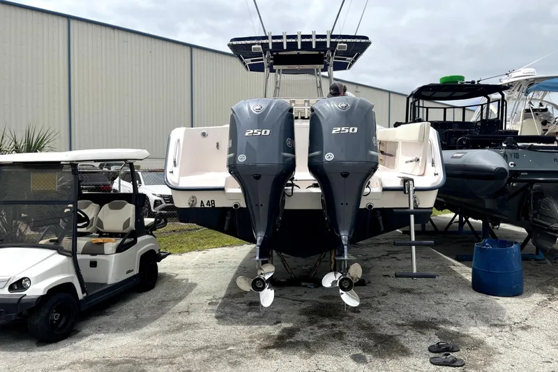 Slide: The Image of Twin Yamaha 250hp engines - 18
