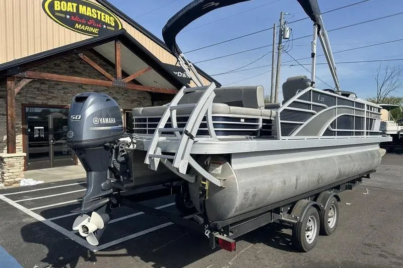 Slide: The Image of 2022 Bennington 22 L pontoon boat with Yamaha motor at Boat Masters Marine. - 8