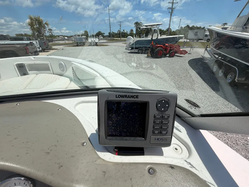 Slide: The Image of Triumph 191 FS 2011 with Lowrance HD5 GPS on dashboard. - 10