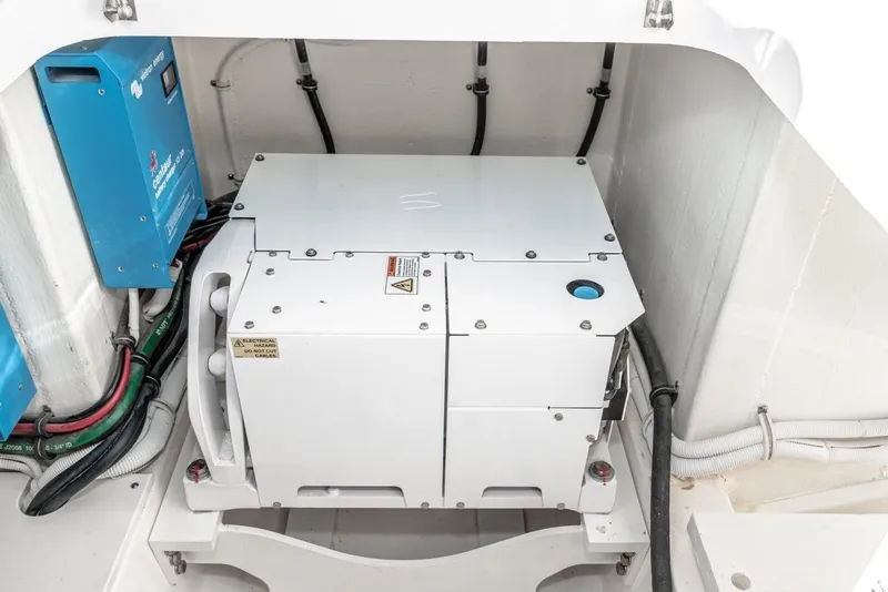 Slide: The Image of Tiara 38 LS 2019 - 55