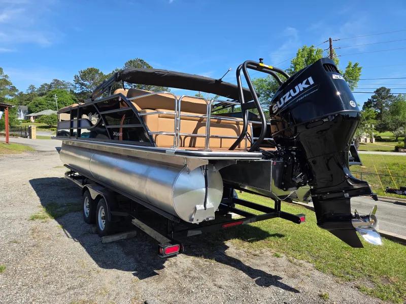Slide: The Image of Bentley Pontoons Legacy 243 SPORT3 Swingback 2026 - 6