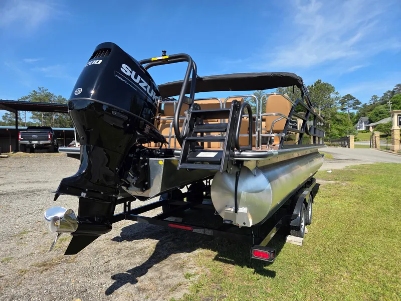 Slide: The Image of Bentley Pontoons Legacy 243 SPORT3 Swingback 2026 - 7
