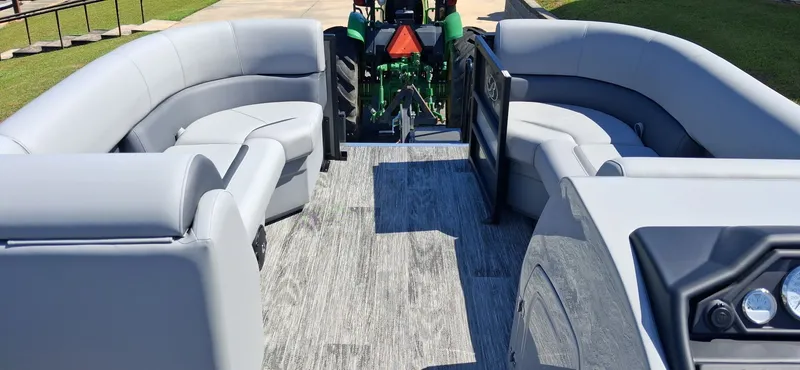 Slide: The Image of Bentley Pontoons Legacy 223 SPORT3 Navigator 2026 - 6