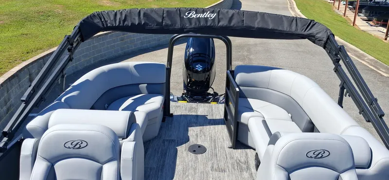Slide: The Image of Bentley Pontoons Legacy 223 SPORT3 Navigator 2026 - 7