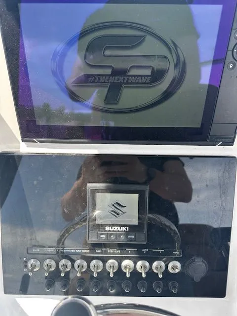 Slide: The Image of Sea Pro 219 CC 2022 - 16