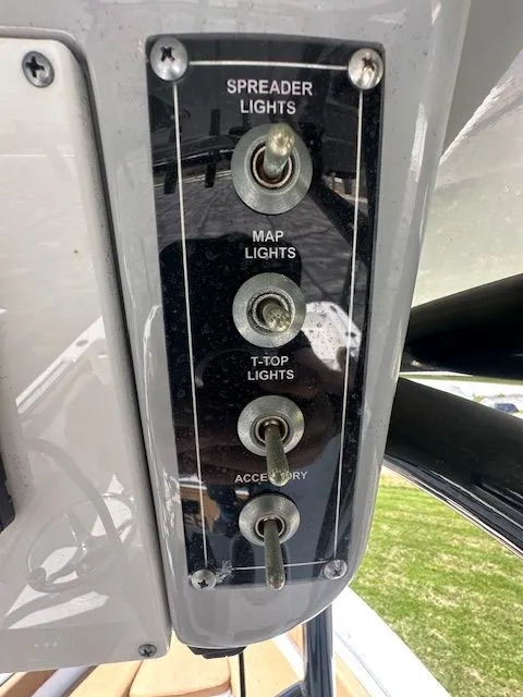 Slide: The Image of Sea Pro 219 CC 2022 - 18