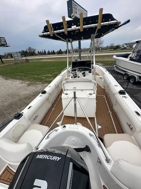 Slide: The Image of Sea Pro 219 CC 2022 - 2