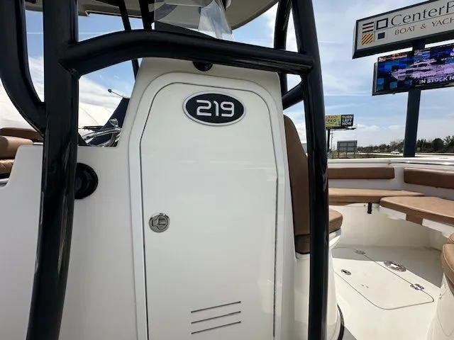 Slide: The Image of Sea Pro 219 CC 2022 - 20