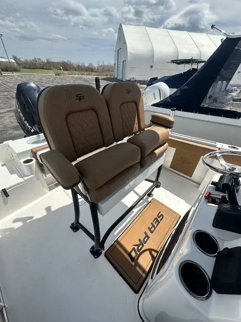 Slide: The Image of Sea Pro 219 CC 2022 - 5