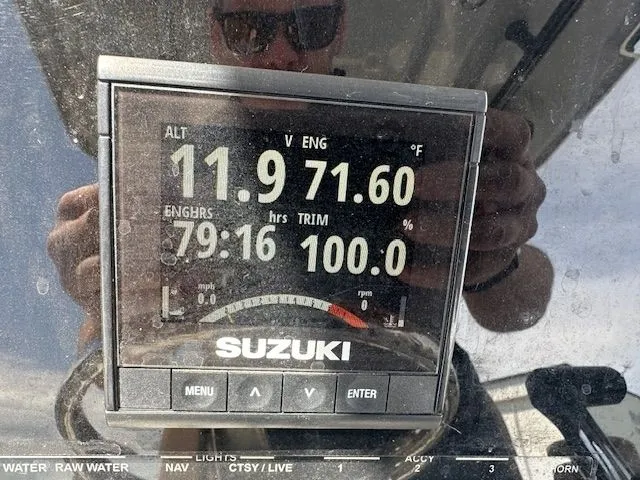 Slide: The Image of Sea Pro 219 CC 2022 - 6