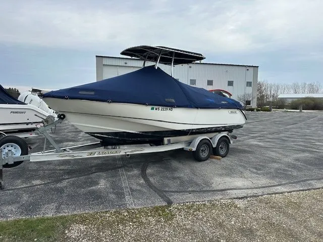 Slide: The Image of Boston Whaler Outrage 2004 - 22
