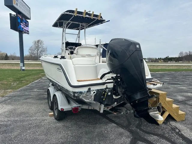 Slide: The Image of Boston Whaler Outrage 2004 - 3