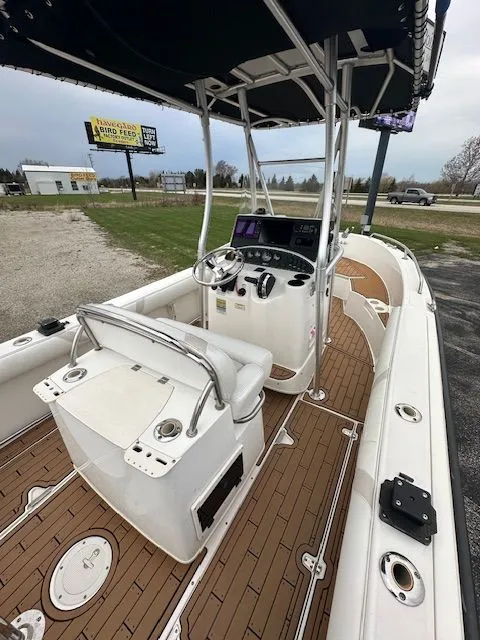 Slide: The Image of Boston Whaler Outrage 2004 - 7